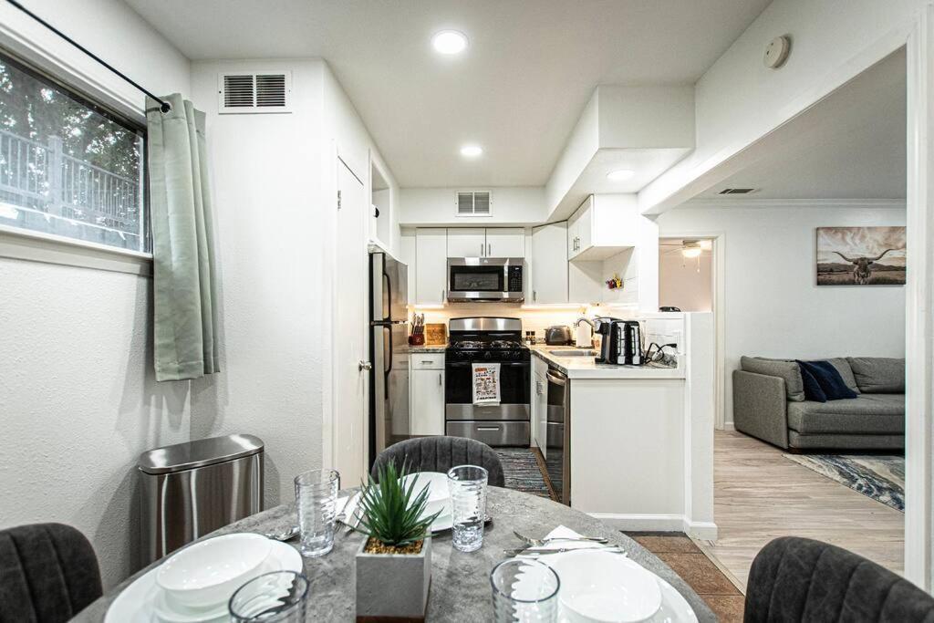 Downtown Austin Suite Retreat מראה חיצוני תמונה